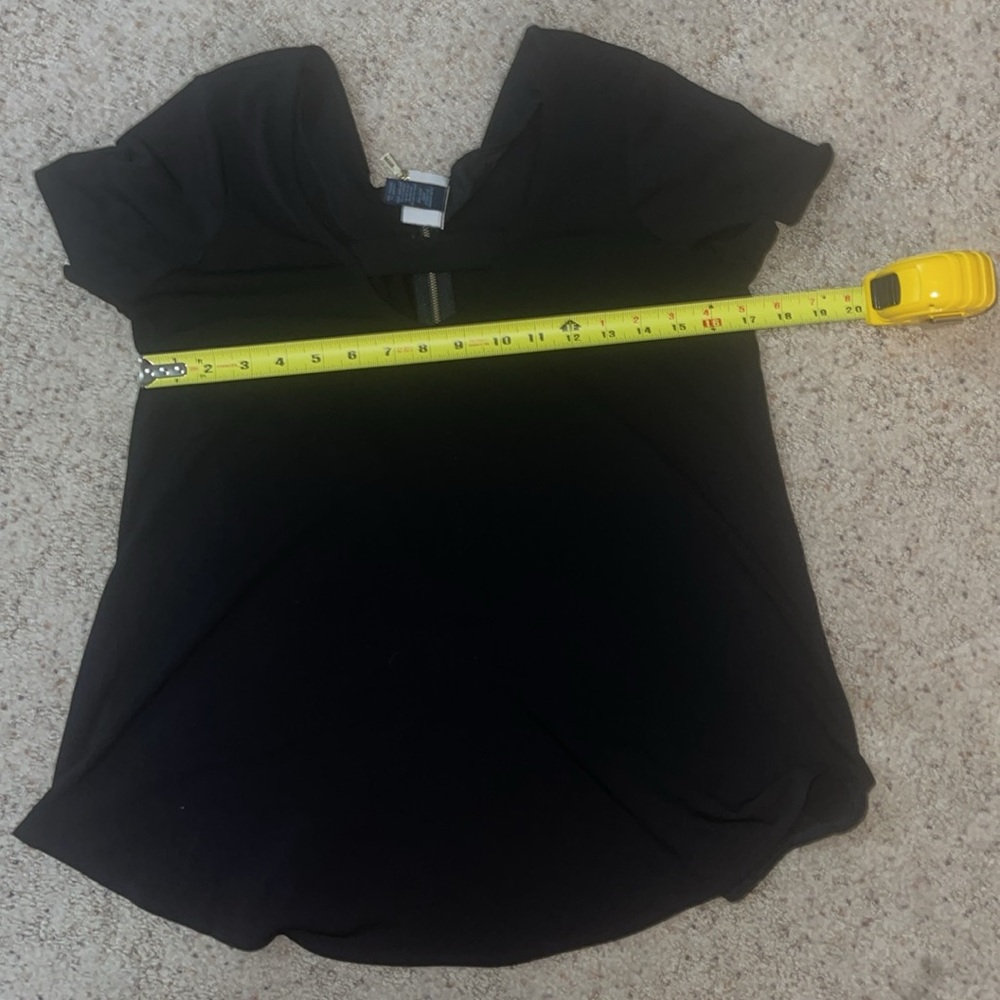 Daytrip Split neck V neck top - Picture 7 of 8